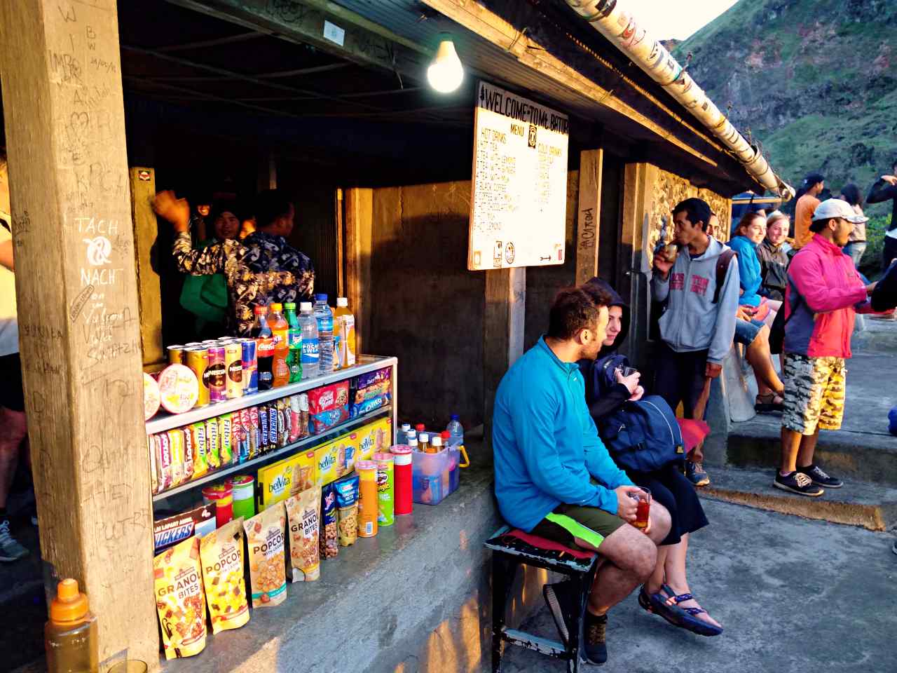 Crowd Mount Batur sunrise hike tour bali